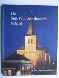 De Sint Willibrorduskerk belicht