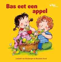 Bas  -   Bas eet een appel