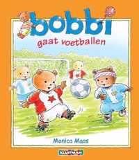 Bobbi  -   Bobbi gaat voetballen
