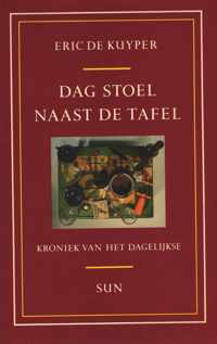 Dag stoel naast de tafel