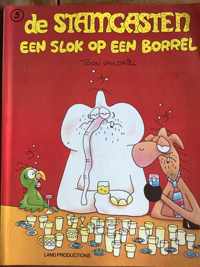 De Stamgasten 05 een slok op een borrel