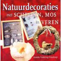 Natuurdecoraties met schelpen, mos en veren