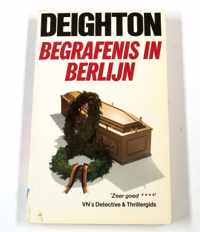 Deighton Begrafenis In Berlijn