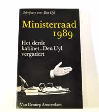 Ministerraad 1989  Het 3e kabinet Den Uyl vergadert   ISBN 9060124243  14b