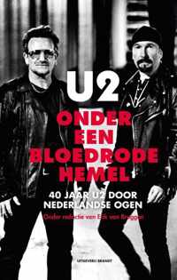 U2 onder een bloedrode hemel