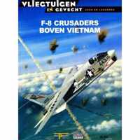 F-8 Crusaders boven Vietnam