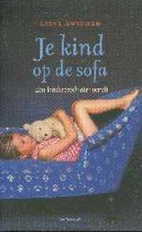 Je Kind Op De Sofa