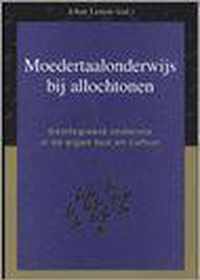 Moedertaalonderwijs bij allochtonen. Geintegreerd onderwijs in de eigen taal en cultuur (Rks Minderh.id samenl. nr 6)