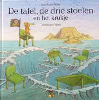 De tafel, de drie stoelen en het krukje