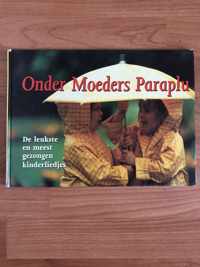 Onder moeders paraplu