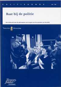 Politiekunde 16 -   Baat bij de politie