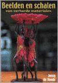 Beelden En Schalen Van Verharde Material