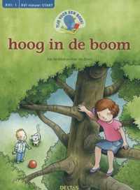 Tijd voor een boek - Hoog in de boom