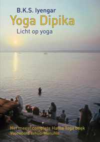 Yoga dipika (licht op yoga) - B.K.S. Iyengar, Marjet de Jong - Paperback (9789063500283)